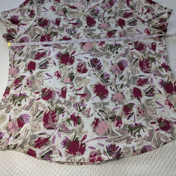 LANE BRYANT Flower V-neck Top - Picture 7 of 10